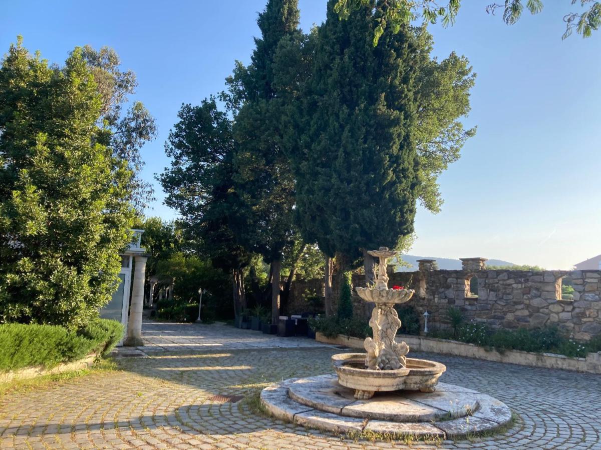 Gite Encore Un Soir Hyères Exterior foto